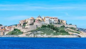 Берега Корсики под парусом Le Ponant