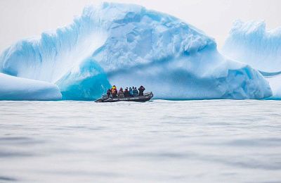 Море Беллинсгаузена, остров Петра I и Земля Элсуэрта — с вертолётами