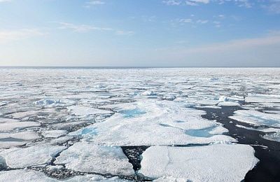 Исследователь Северо-Западной Исландии — во льды Гренландского моря — летнее солнцестояние
